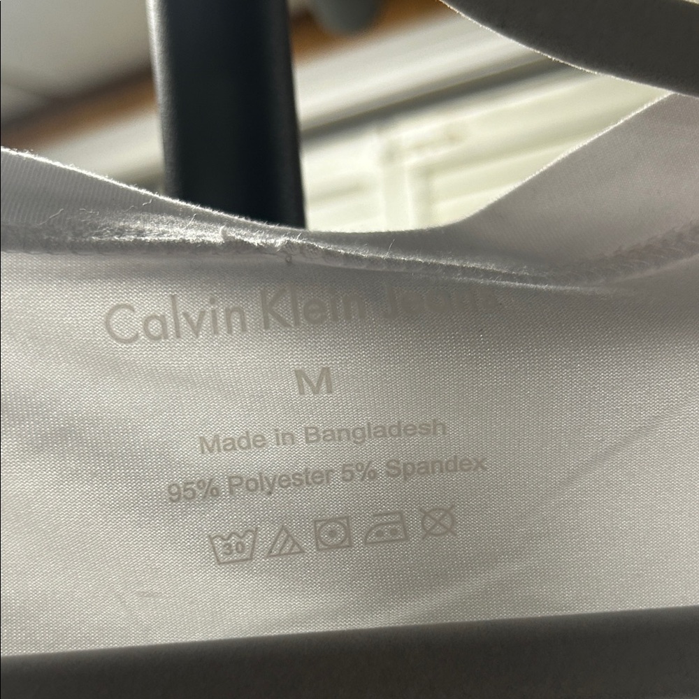 Nwot Calvin Klein Black Short Sleeve Tee - Picture 3 of 4